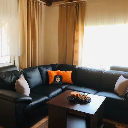 Adella Apartment