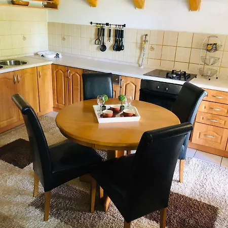 Adella Apartment